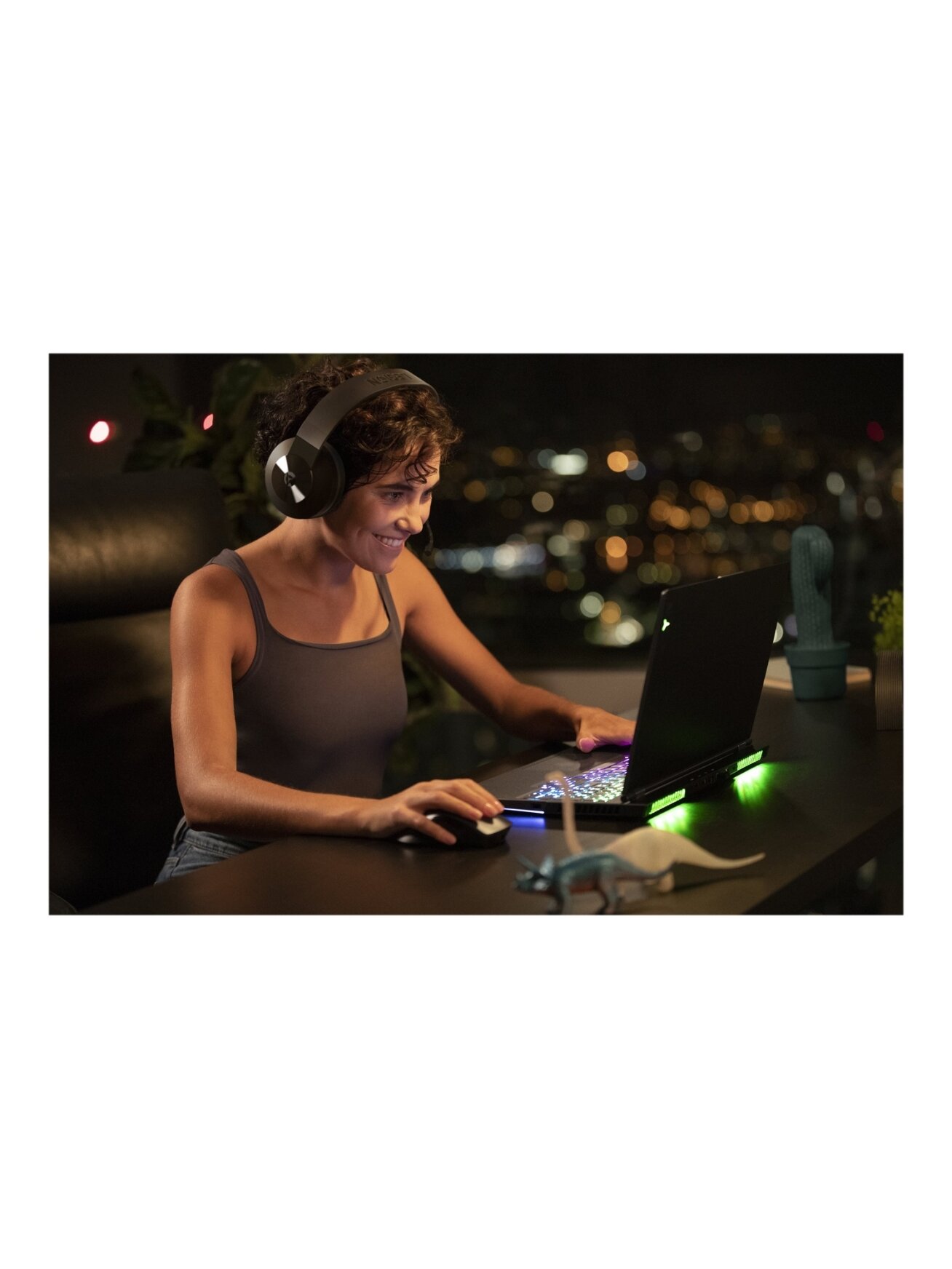 Lenovo | Wireless Gaming Headset | Legion H600 | USB-A 7 Lenovo | Wireless Gaming Headset | Legion H600 | USB-A 7