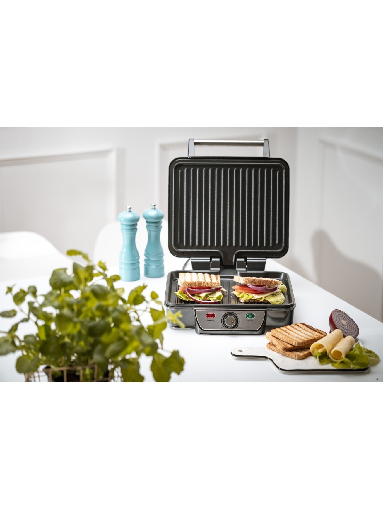 Mesko | Grill | MS 3050 | Contact grill | 1800 W | Black/Stainless steel 7 Mesko | Grill | MS 3050 | Contact grill | 1800 W | Black/Stainless steel 7