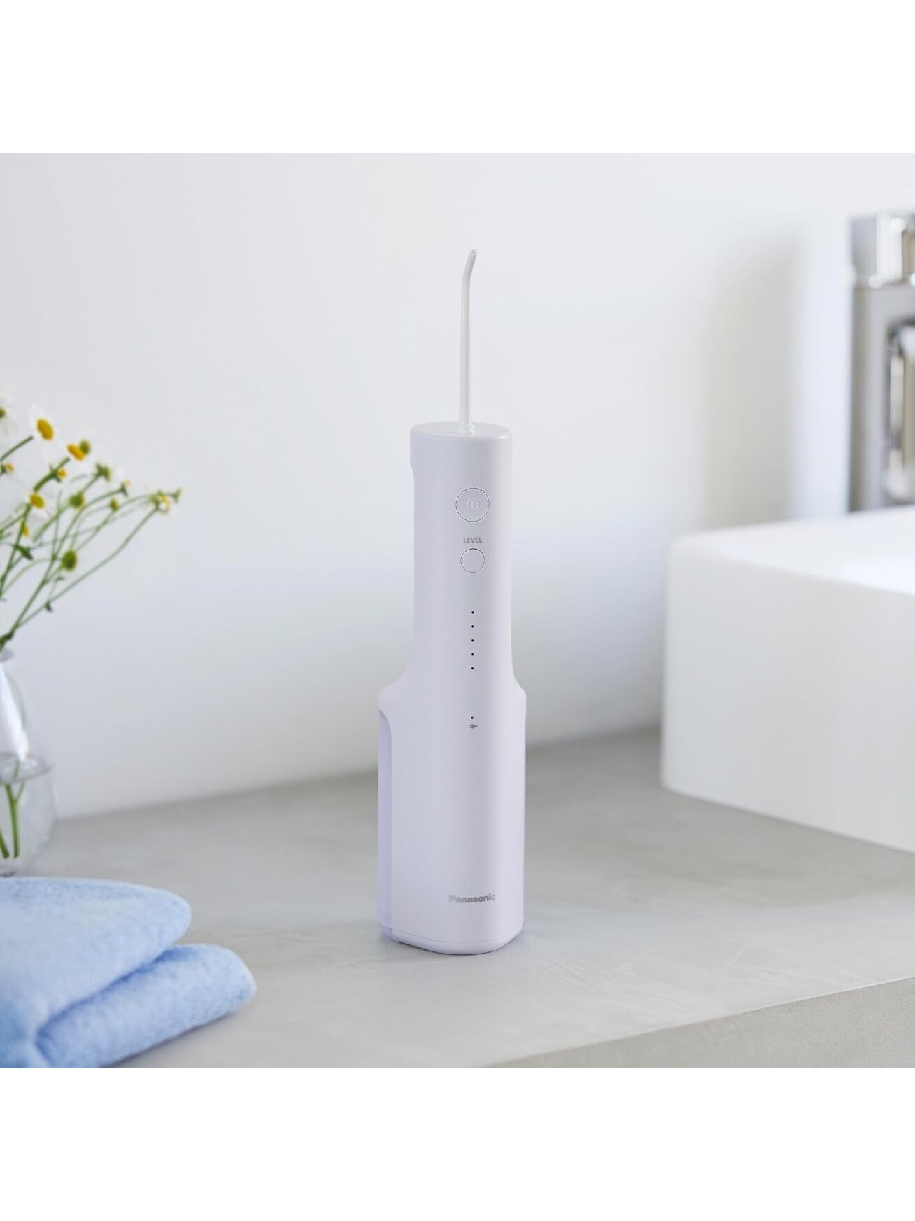 Panasonic Oral Irrigator | EW-DJ26-V303 | Cordless | 200 ml | Number of heads 2 | White Panasonic Oral Irrigator | EW-DJ26-V303 | Cordless | 200 ml | Number of heads 2 | White