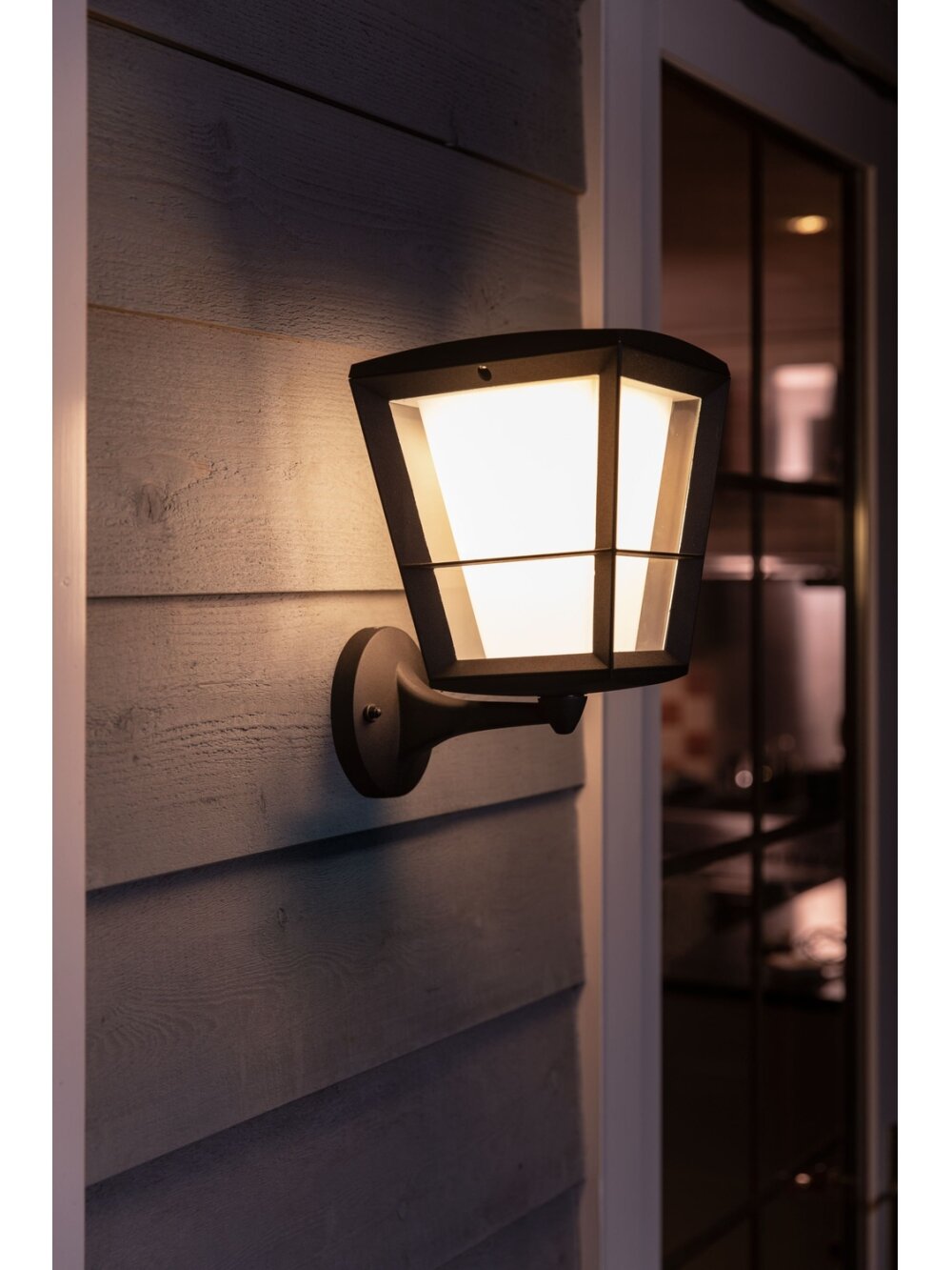 Philips Hue WCA Econic Outdoor Wall Lantern Up | 15 W | 2000-6500 Hue White Colour Ambiance 3
