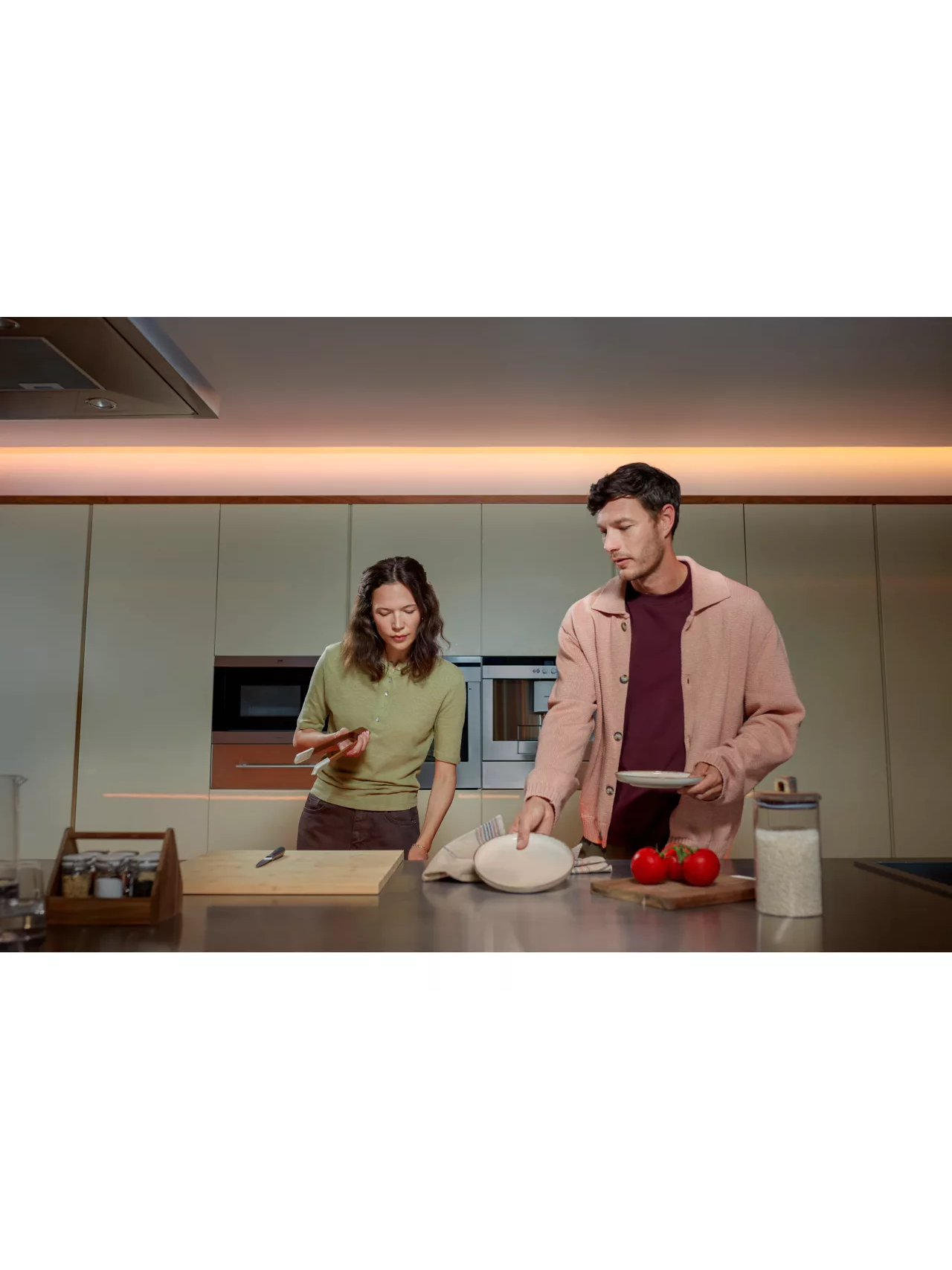 Philips Hue Flux ultra-bright LED light strip 5 m | 29 W 4 Philips Hue Flux ultra-bright LED light strip 5 m | 29 W 4