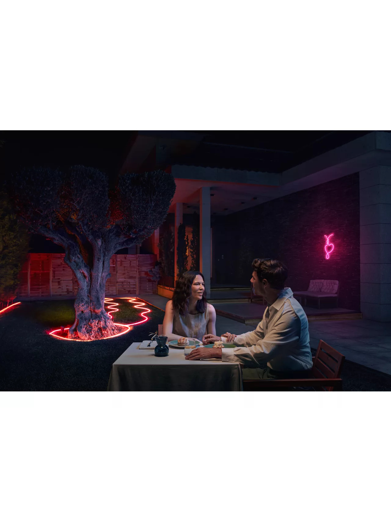 Philips Hue Neon Lightstrip for outdoor use, 5 m | 30 W | Bluetooth, Zigbee 4 Philips Hue Neon Lightstrip for outdoor use, 5 m | 30 W | Bluetooth, Zigbee 4