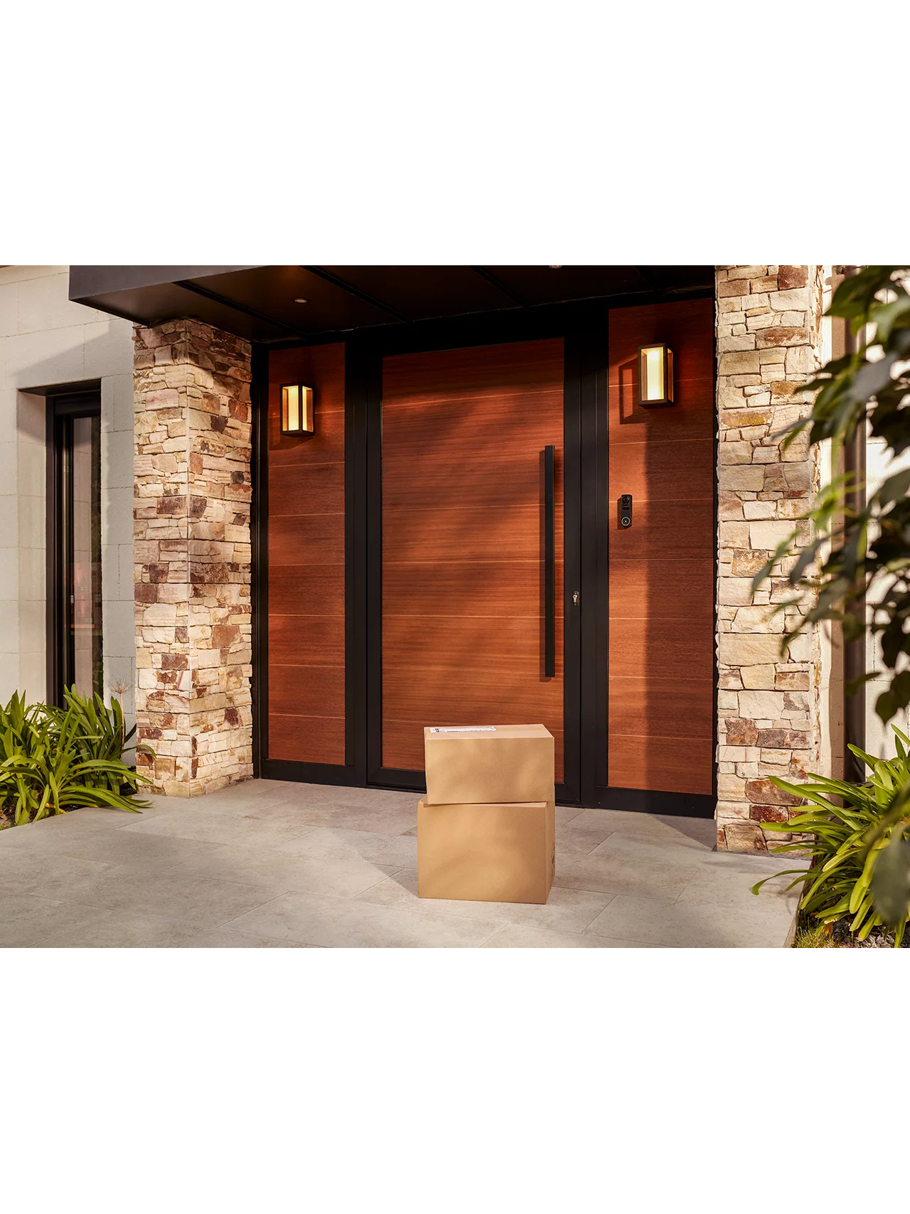 Philips Hue Video Doorbell Camera, EU/UK | Black 6 Philips Hue Video Doorbell Camera, EU/UK | Black 6