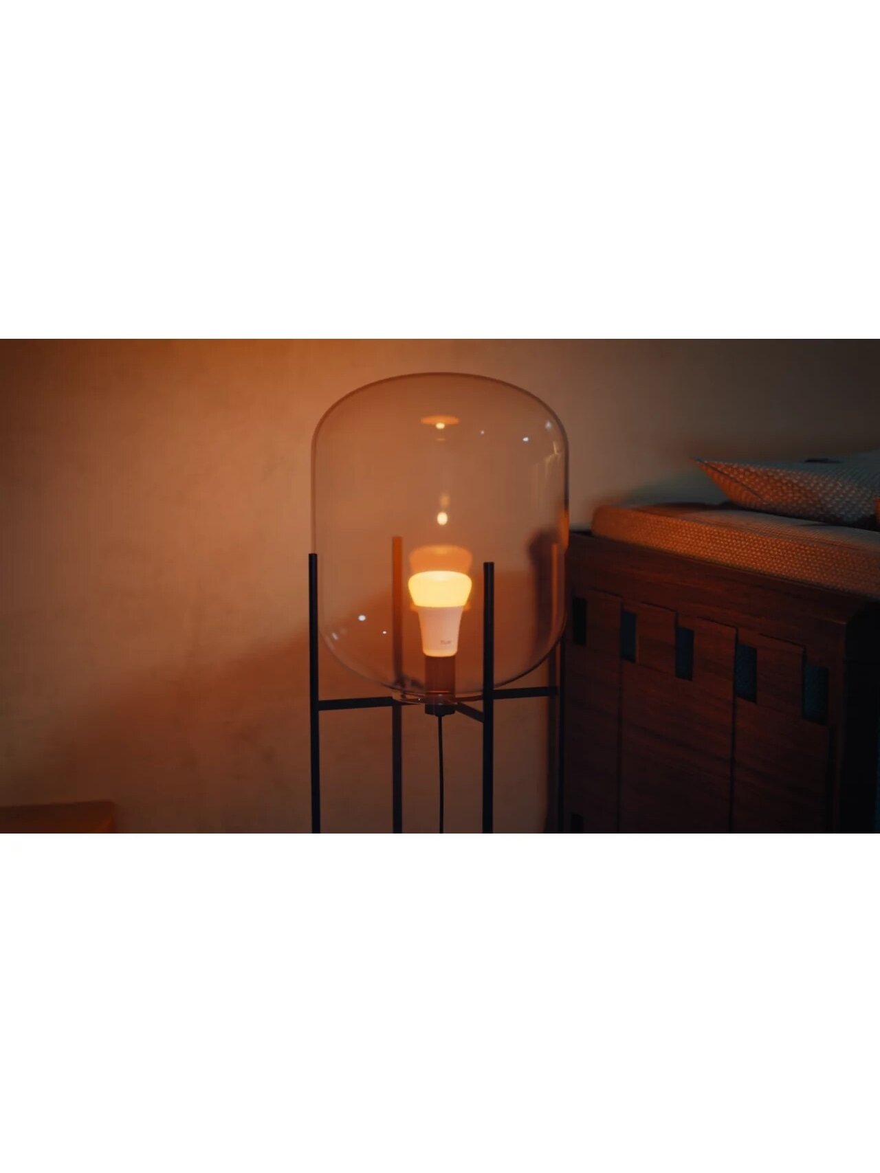 Philips Hue WCA 810 A60 E27 4P EU | E27 | 6 W | White and colour light | Bluetooth and Zigbee 5 Philips Hue WCA 810 A60 E27 4P EU | E27 | 6 W | White and colour light | Bluetooth and Zigbee 5