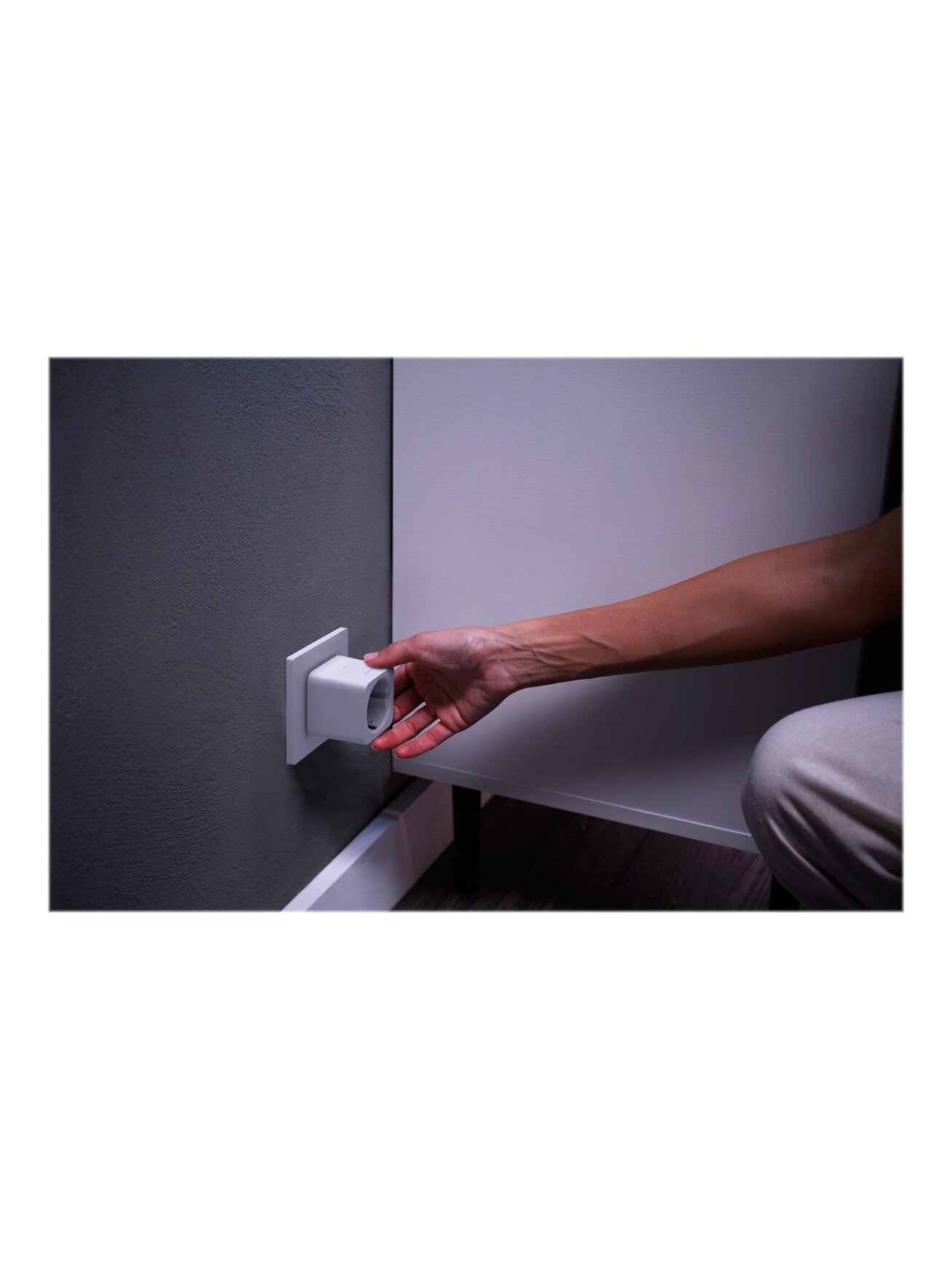 Philips Hue | Hue Smart Plug Type F | ZigBee Light Link | White 2 Philips Hue | Hue Smart Plug Type F | ZigBee Light Link | White 2