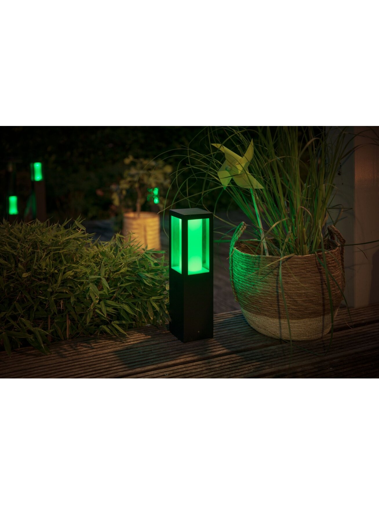 Philips Hue WCA Impress Outdoor Pedestal Lantern | 8 W | 2000-6500 Hue White Colour Ambiance 6