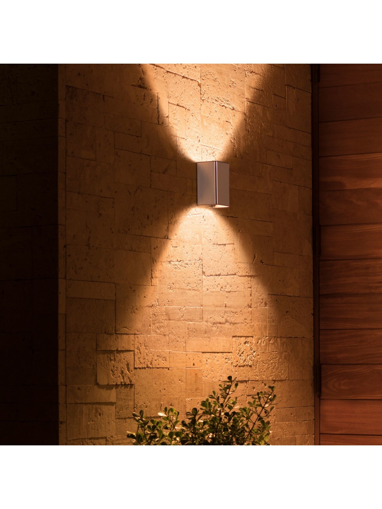 Philips Hue WCA Resonate Outdoor Wall Lantern, Inox | 8 W | 2000-6500 Hue White Colour Ambiance 4 Philips Hue WCA Resonate Outdoor Wall Lantern, Inox | 8 W | 2000-6500 Hue White Colour Ambiance 4