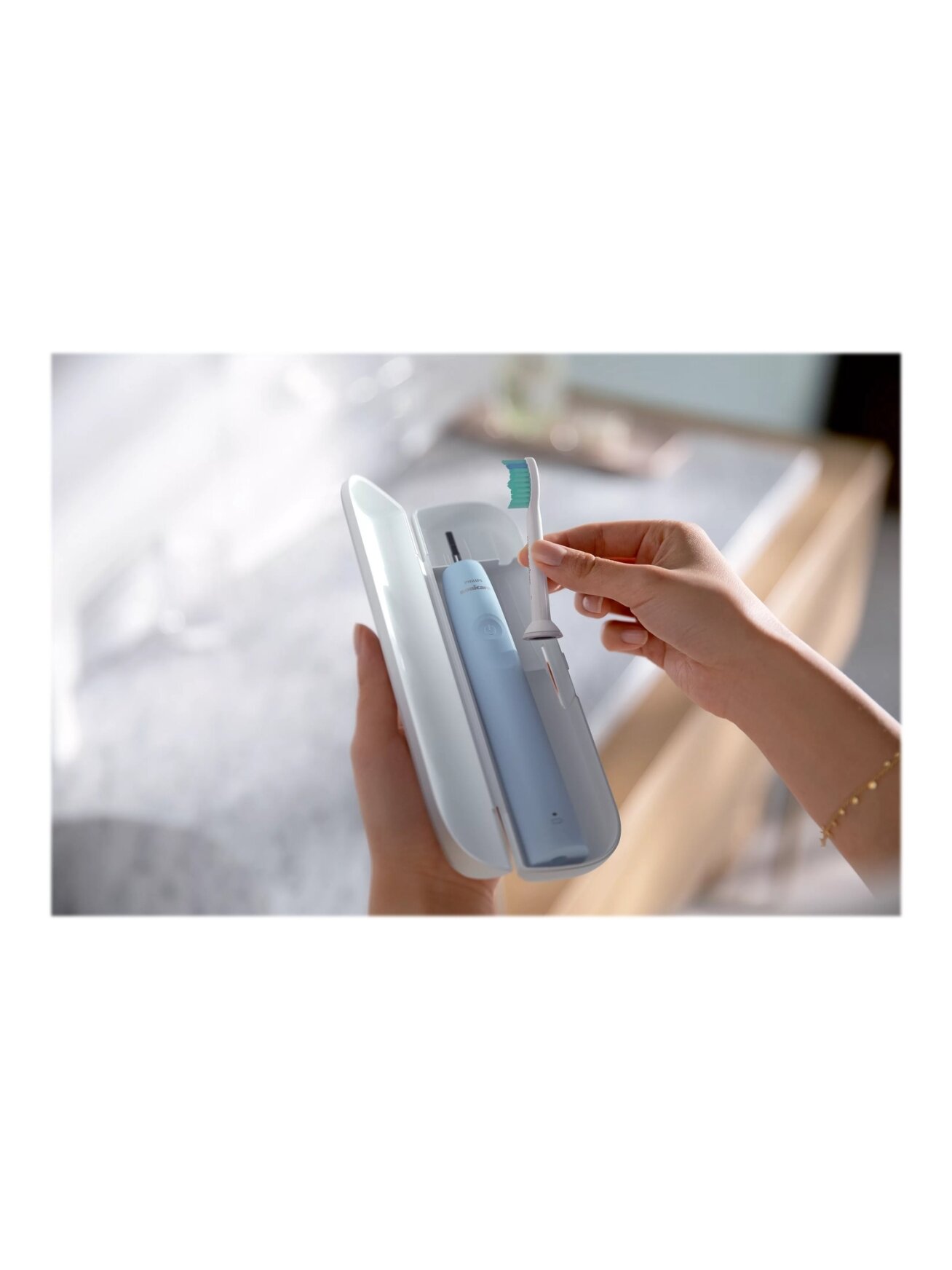 Philips | Sonicare Electric Toothbrush | HX3651/12 | Rechargeable | For adults | Number of brush heads included 1 | Number of teeth brushing modes 1 | Sonic technology | Light Blue 4