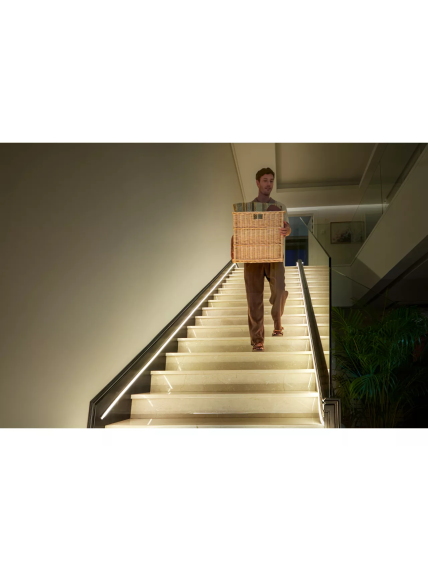 Philips Hue OmniGlow Lightstrip 5 m | 40 W | Bluetooth, Zigbee 4 Philips Hue OmniGlow Lightstrip 5 m | 40 W | Bluetooth, Zigbee 4