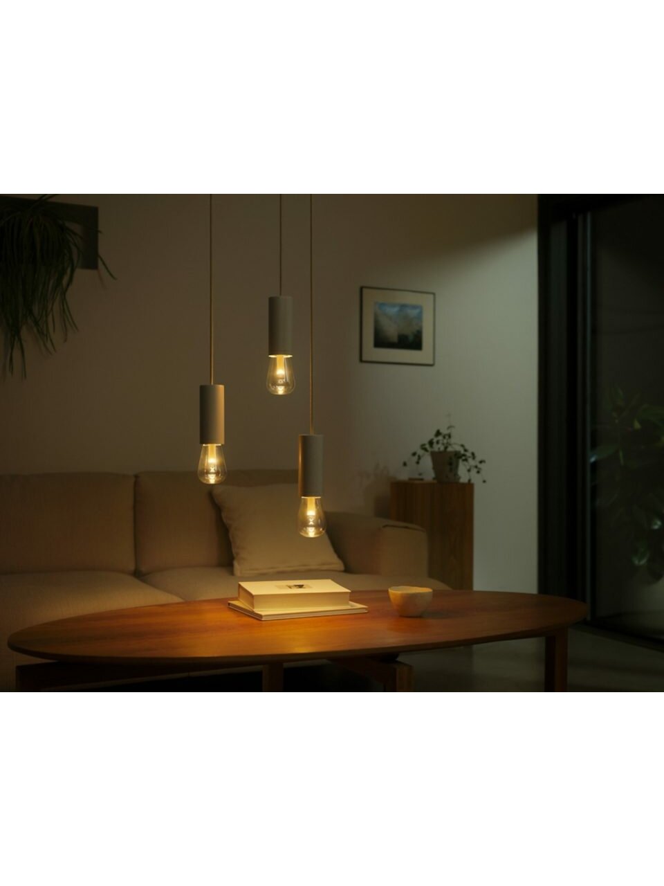 Philips Hue WCA Lightguide ST72 | E27 | 6.8 W | White and colour light 4 Philips Hue WCA Lightguide ST72 | E27 | 6.8 W | White and colour light 4