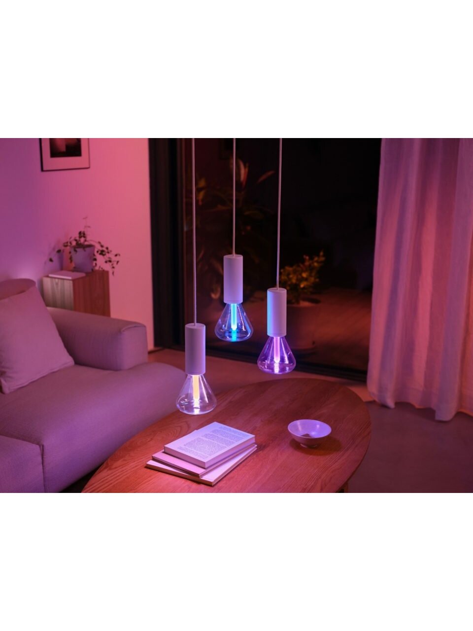 Philips Hue WCA Lightguide Triangle | E27 | 6.8 W | White and colour light 4 Philips Hue WCA Lightguide Triangle | E27 | 6.8 W | White and colour light 4