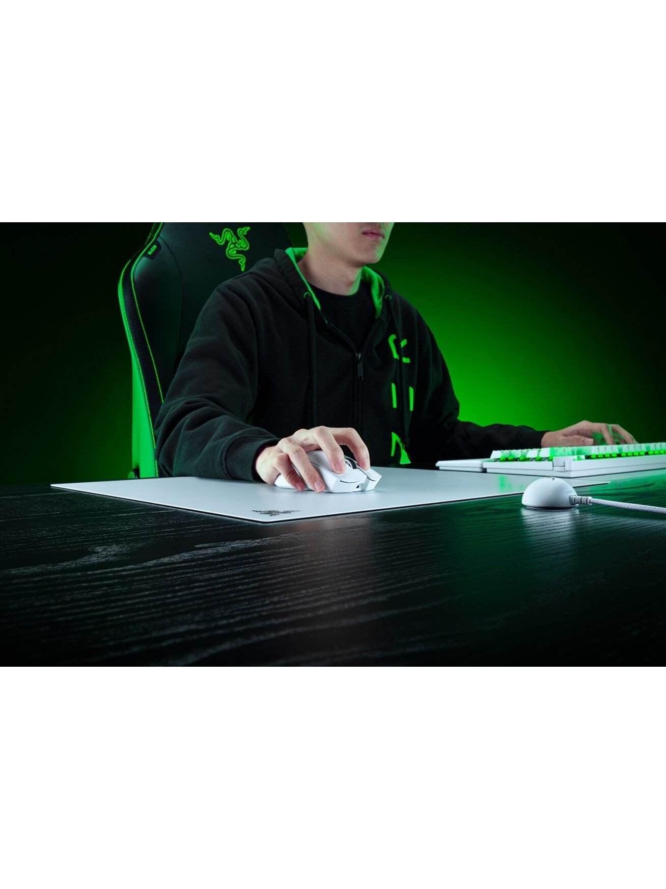 Razer Atlas Pro Ultra-Thin Glass Gaming Mouse Mat | White 4 Razer Atlas Pro Ultra-Thin Glass Gaming Mouse Mat | White 4