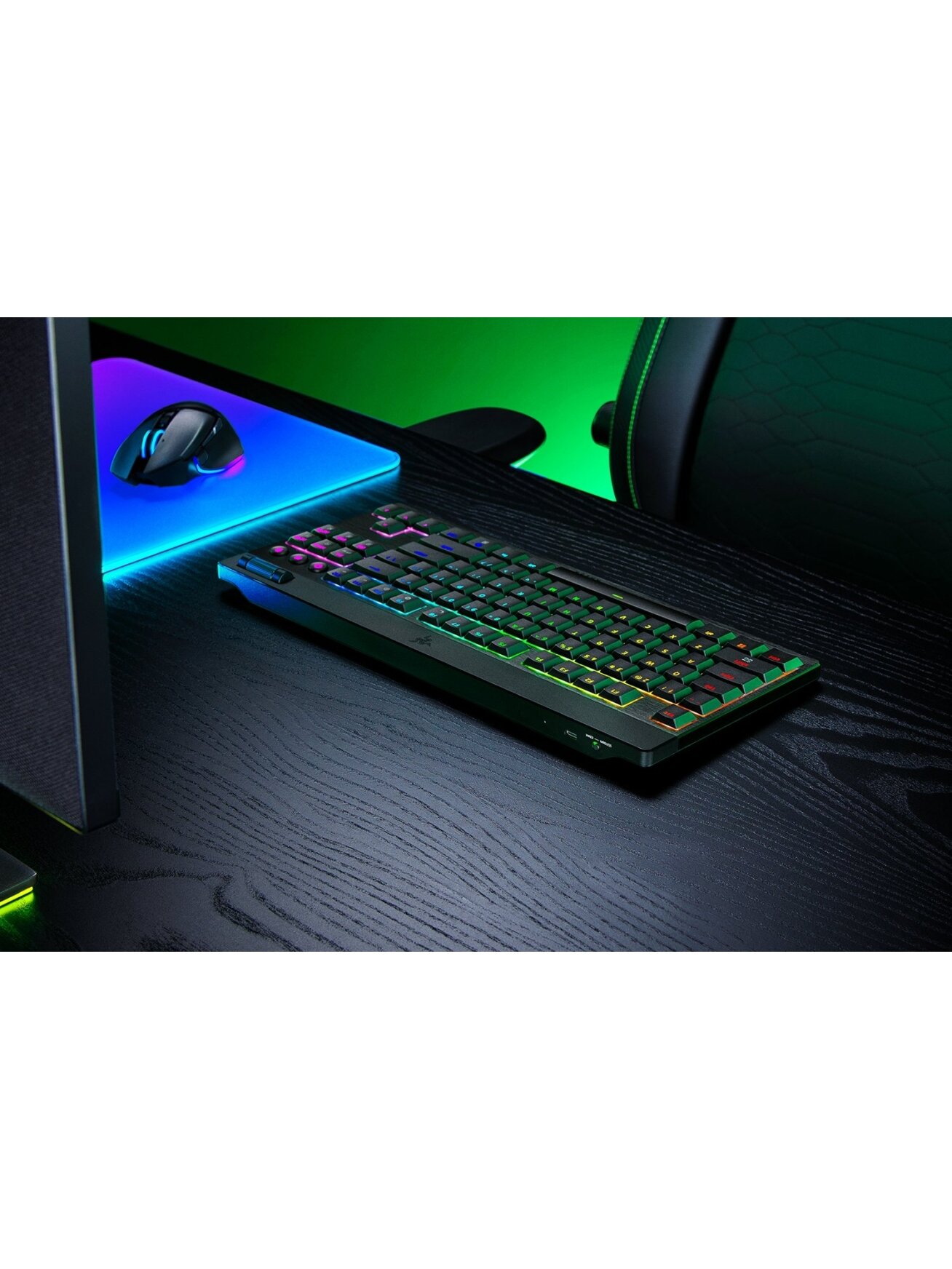 Razer | BlackWidow V4 Low-Profile HyperSpeed | Keyboard | Wireless | US | Bluetooth | Orange Switches | Black 1 Razer | BlackWidow V4 Low-Profile HyperSpeed | Keyboard | Wireless | US | Bluetooth | Orange Switches | Black 1