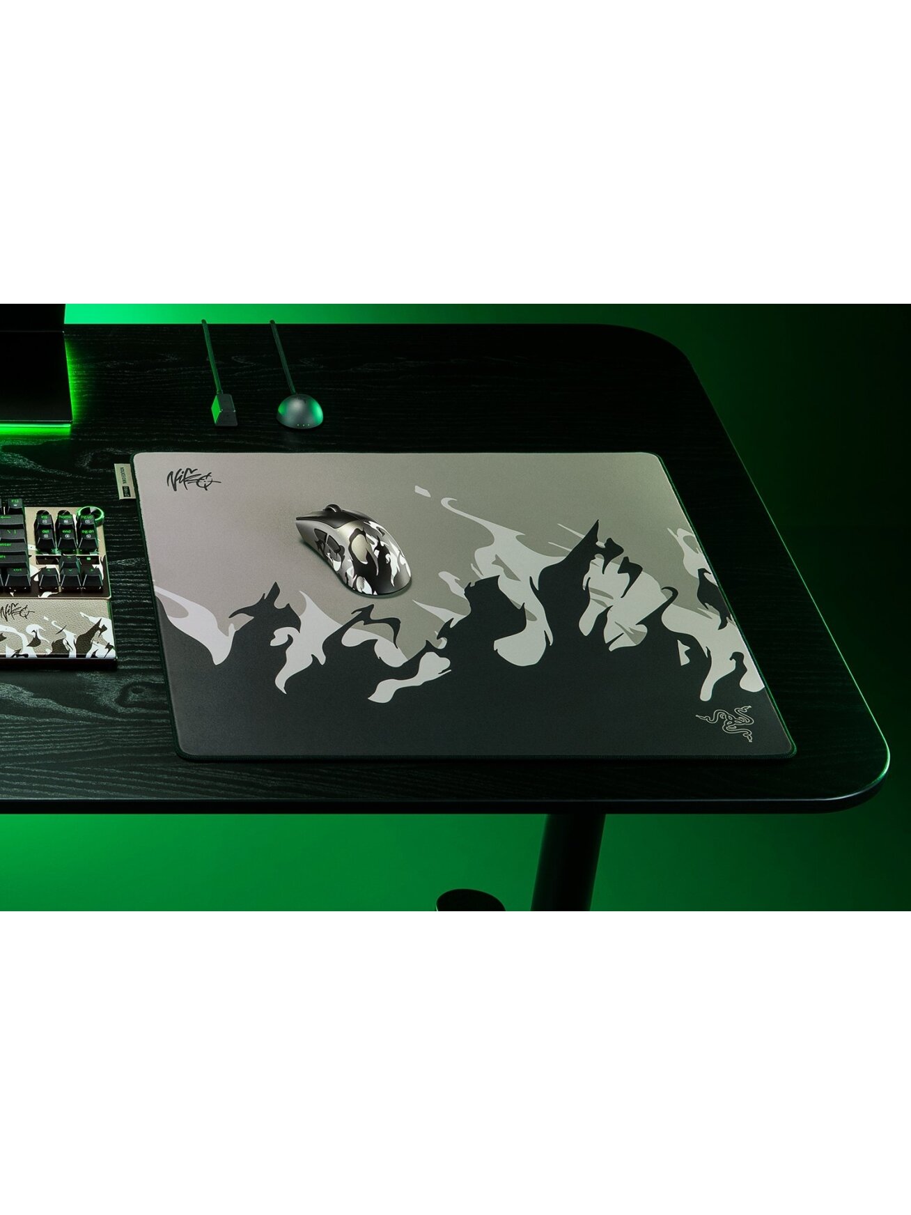 Razer Gaming Mouse Mat, Large | Gigantus V2 Pro | NiKo Edition 2 Razer Gaming Mouse Mat, Large | Gigantus V2 Pro | NiKo Edition 2