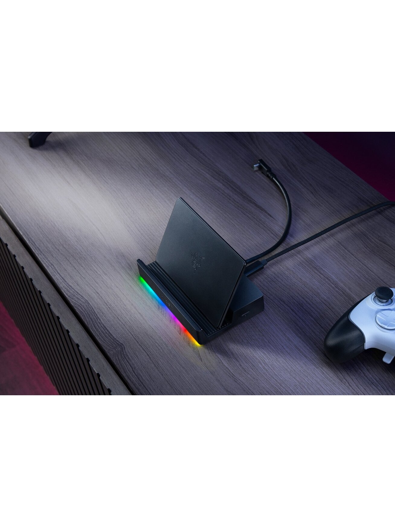 Razer | Handheld Dock Chroma - USB Type C 6-in-1 Docking Station 5 Razer | Handheld Dock Chroma - USB Type C 6-in-1 Docking Station 5