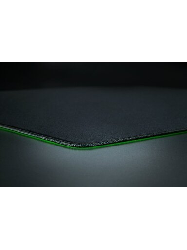 Razer Gigantus V2 Pro Soft Gaming Mouse Mat, Large, Speed | Black Razer Gigantus V2 Pro Soft Gaming Mouse Mat, Large, Speed | Black