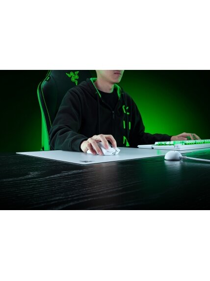Razer Atlas Pro Ultra-Thin Glass Gaming Mouse Mat | White 4 Razer Atlas Pro Ultra-Thin Glass Gaming Mouse Mat | White 4