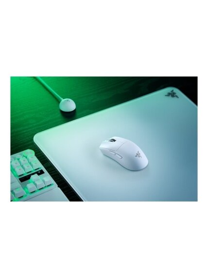 Razer Gaming Mouse | Viper V4 Pro Esports | Wireless | Razer HyperSpeed Wireless Gen-2, Wired | White 4 Razer Gaming Mouse | Viper V4 Pro Esports | Wireless | Razer HyperSpeed Wireless Gen-2, Wired | White 4