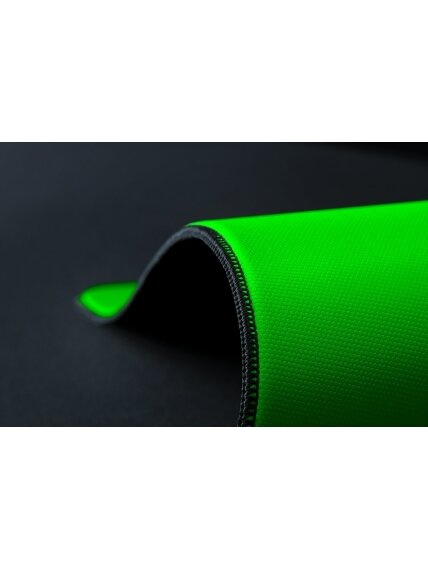 Razer Gigantus V2 Pro Soft Gaming Mouse Mat, Large, Speed | Black 2 Razer Gigantus V2 Pro Soft Gaming Mouse Mat, Large, Speed | Black 2