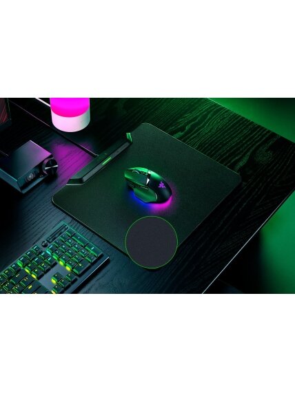 Razer | Wireless Charging Gaming Mouse Mat and Puck, Hard Edition | HyperFlux V2 Wireless Charging System | Gaming Mouse Mat | 360 x 311 mm | Black 2 Razer | Wireless Charging Gaming Mouse Mat and Puck, Hard Edition | HyperFlux V2 Wireless Charging System | Gaming Mouse Mat | 360 x 311 mm | Black 2