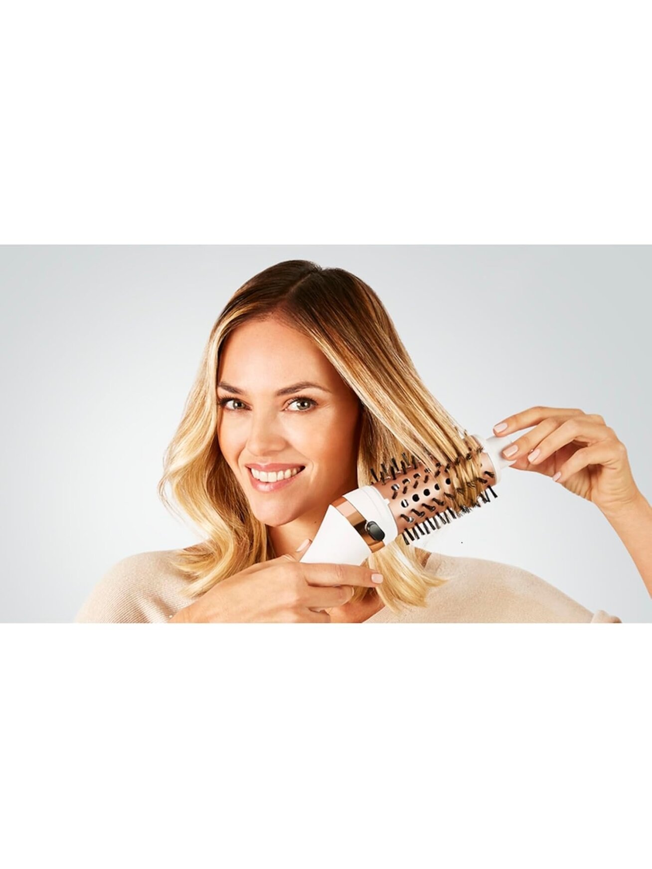 Rowenta Hair Styling Comb | CF9720 Ultimate | Ion conditioning | 700 W | White 3 Rowenta Hair Styling Comb | CF9720 Ultimate | Ion conditioning | 700 W | White 3