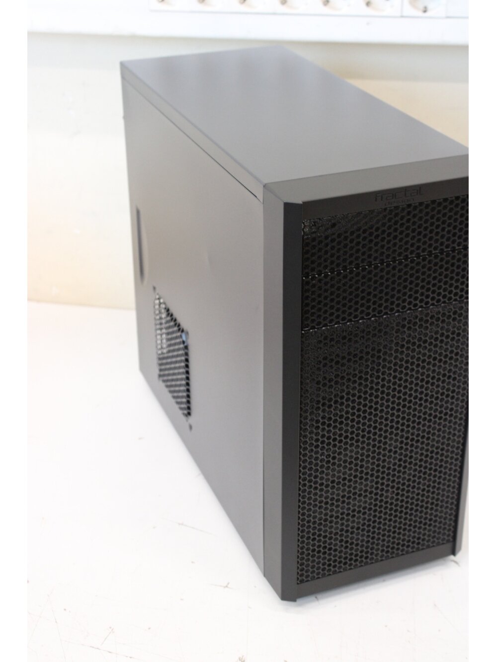 SALE OUT. Fractal Design Core 1000 USB 3.0 | SALE OUT. SALE OUT. Fractal Design | Core 1000 USB 3.0 | Black | Micro ATX | DAMAGED PACKAGING, BENT ON THE SIDE 3 SALE OUT. Fractal Design Core 1000 USB 3.0 | SALE OUT. SALE OUT. Fractal Design | Core 1000 USB 3.0 | Black | Micro ATX | DAMAGED PACKAGING, BENT ON THE SIDE 3