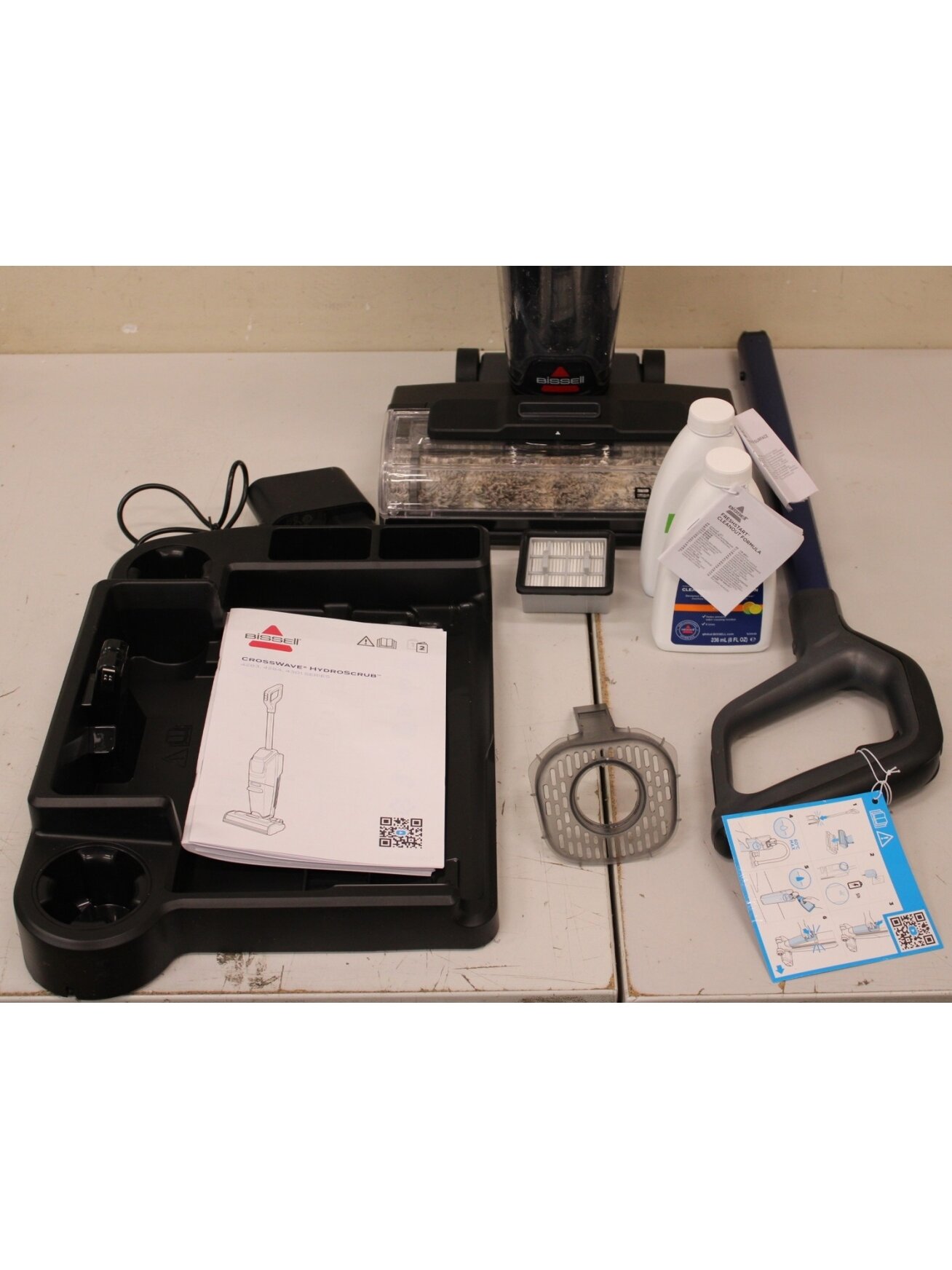 SALE OUT. Bissell All-in-one Multi-surface Vacuum Cleaner | 4284N | Cordless operating | Washing function | 25.9 V | Operating time (max) 45 min | Black/Midnight Blue | Warranty 24 month(s) | DAMAGED PACKAGING, DIRTY AND USED 5 SALE OUT. Bissell All-in-one Multi-surface Vacuum Cleaner | 4284N | Cordless operating | Washing function | 25.9 V | Operating time (max) 45 min | Black/Midnight Blue | Warranty 24 month(s) | DAMAGED PACKAGING, DIRTY AND USED 5