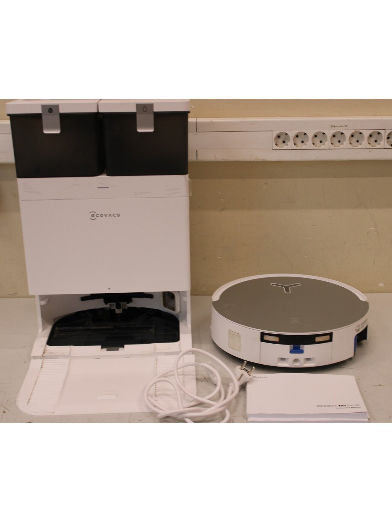 SALE OUT. Ecovacs DEEBOT X8 OMNI Vacuum cleaner, Robot, Wet&Dry, 18000Pa, TruEdge 2.0, AIVI 3D 3.0, YIKO-GPT, White+Auto-empty station | Ecovacs | Robotic Vacuum Cleaner | DEEBOT X8 OMNI | Wet&Dry | Lithium-Ion | 5200 mAh | Dust capacity 0.22 L | 17000 Pa 3 SALE OUT. Ecovacs DEEBOT X8 OMNI Vacuum cleaner, Robot, Wet&Dry, 18000Pa, TruEdge 2.0, AIVI 3D 3.0, YIKO-GPT, White+Auto-empty station | Ecovacs | Robotic Vacuum Cleaner | DEEBOT X8 OMNI | Wet&Dry | Lithium-Ion | 5200 mAh | Dust capacity 0.22 L | 17000 Pa 3