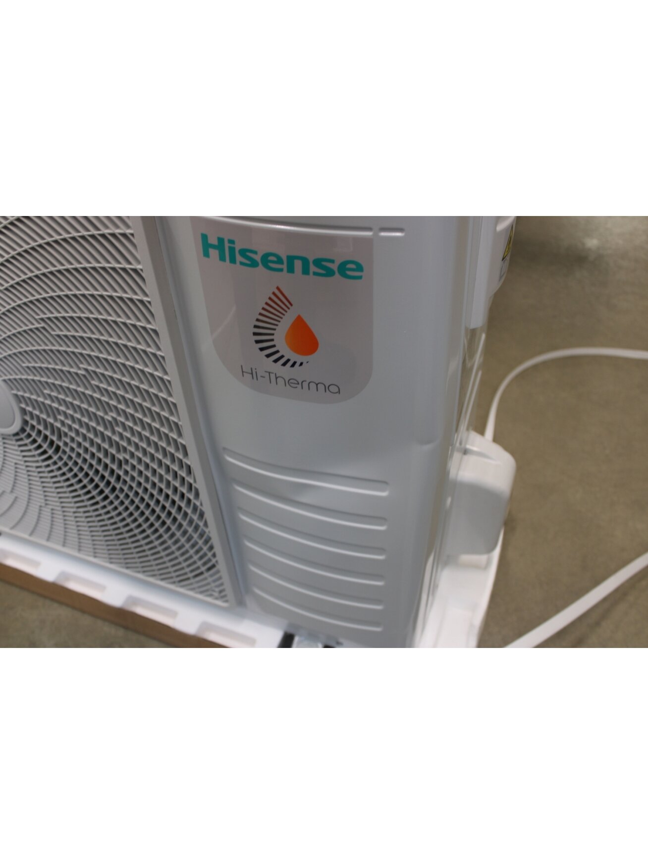 SALE OUT. Hisense Hi-Therma 6 kw heat pump Split type Outdoor unit | Hisense AHW-060HCDS1 | Hi-Therma 6 kw heat pump Split type Outdoor unit | DAMAGED PACKAGING AND BENT CORPUSE 3 SALE OUT. Hisense Hi-Therma 6 kw heat pump Split type Outdoor unit | Hisense AHW-060HCDS1 | Hi-Therma 6 kw heat pump Split type Outdoor unit | DAMAGED PACKAGING AND BENT CORPUSE 3