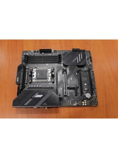 SALE OUT. | MSI MAG X670E TOMAHAWK WIFI | Processor family AMD | Processor socket AM5 | DDR5 | Number of SATA connectors 4 | USED, REFURBISHED, WITHOUT ACCESSORIES AND ORIGINAL PACKAGING, ONLY BACK PANEL INCLUDED SALE OUT. | MSI MAG X670E TOMAHAWK WIFI | Processor family AMD | Processor socket AM5 | DDR5 | Number of SATA connectors 4 | USED, REFURBISHED, WITHOUT ACCESSORIES AND ORIGINAL PACKAGING, ONLY BACK PANEL INCLUDED