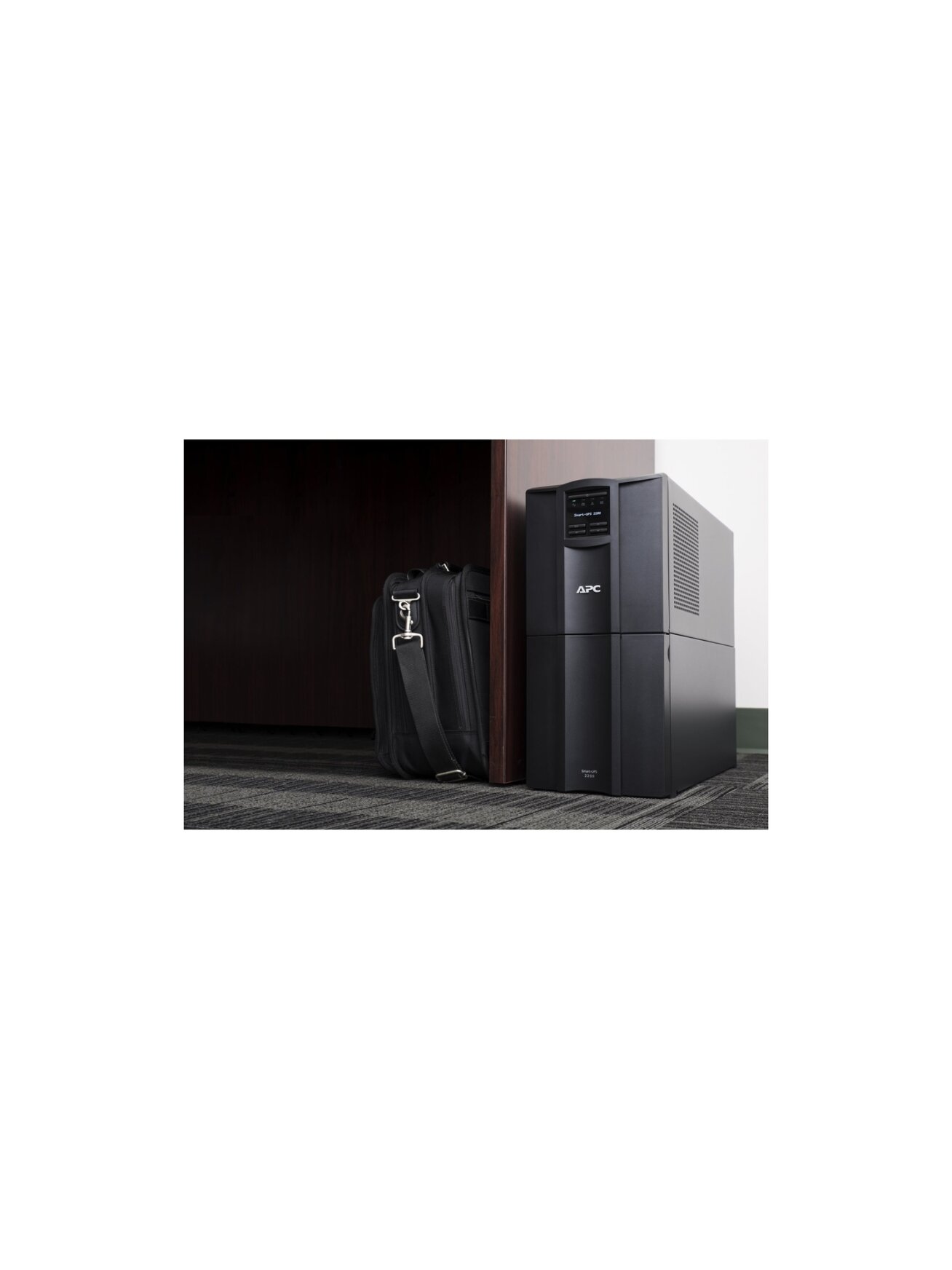 Schneider Electric APC Smart-UPS | SMT2200IC | 2200 VA | 1980 W 3 Schneider Electric APC Smart-UPS | SMT2200IC | 2200 VA | 1980 W 3