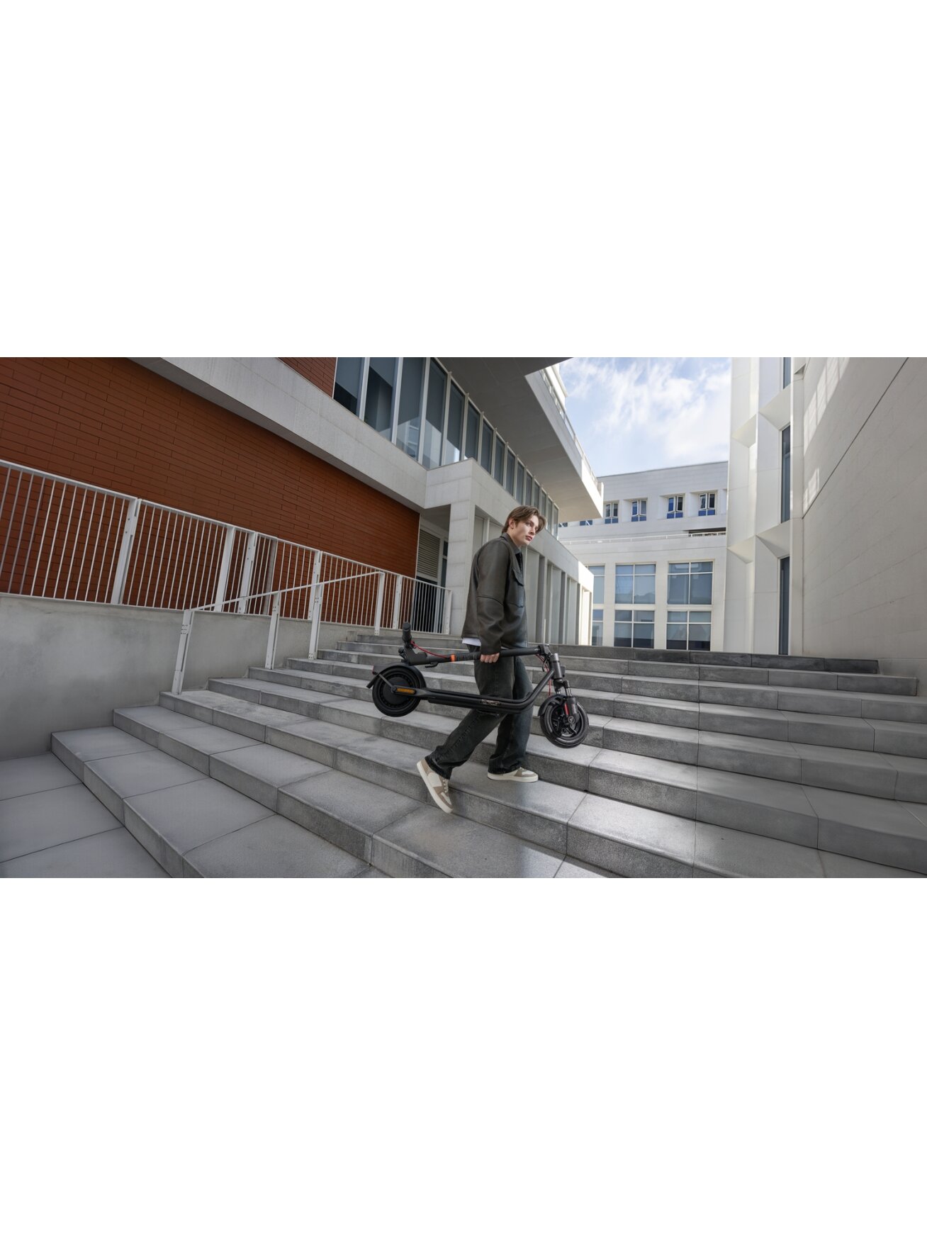 Segway | F2 E II | eKickScooter | 800 W | Up to 25 km/h | 10 " | Black 7 Segway | F2 E II | eKickScooter | 800 W | Up to 25 km/h | 10 " | Black 7