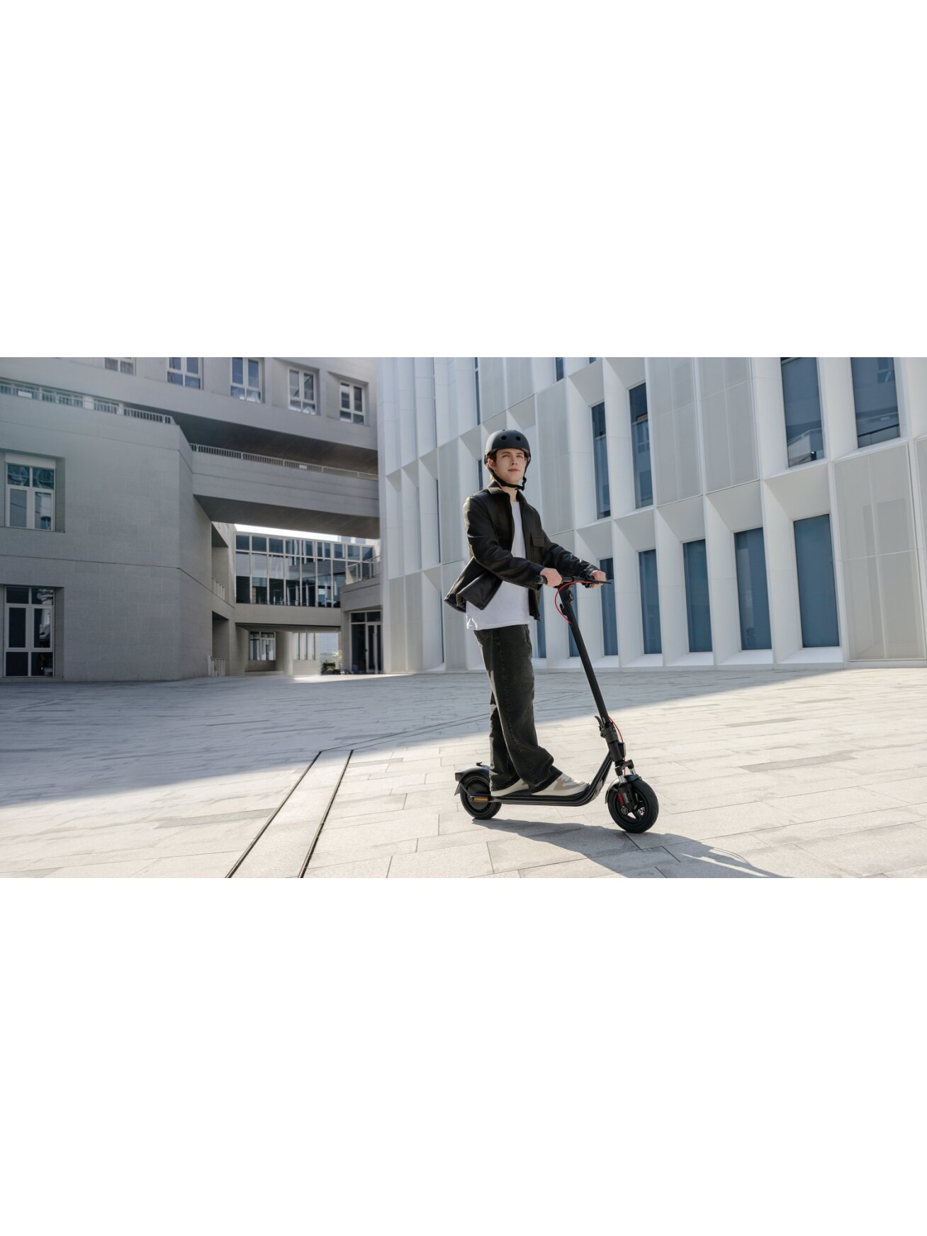Segway | F2 Pro E II | eKickScooter | 900 W | Up to 25 km/h | 10 " | Black and Red 5 Segway | F2 Pro E II | eKickScooter | 900 W | Up to 25 km/h | 10 " | Black and Red 5