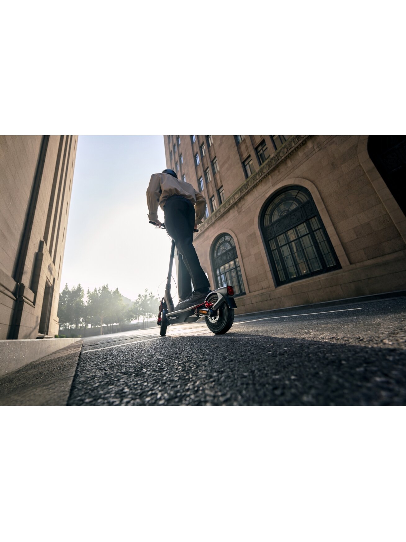Segway | F3 E | eKickScooter | 1000 W | Up to 25 km/h | 10 " | Black 8 Segway | F3 E | eKickScooter | 1000 W | Up to 25 km/h | 10 " | Black 8