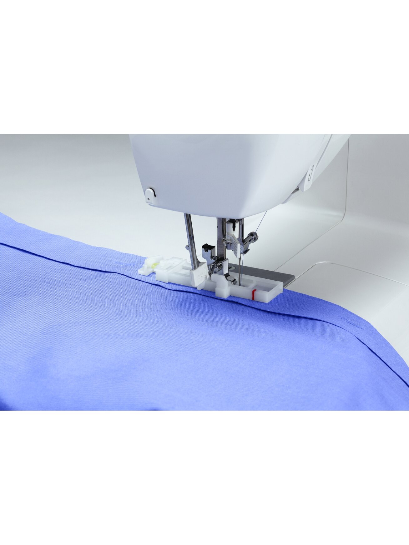 Singer | Sewing Machine | 6199 Brilliance | Number of stitches 100 | Number of buttonholes 6 | White 3 Singer | Sewing Machine | 6199 Brilliance | Number of stitches 100 | Number of buttonholes 6 | White 3