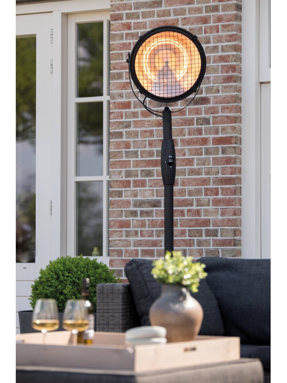 SUNRED | Heater | RSS19, Indus Bright Standing | Infrared | 2100 W | Black | IP54 4 SUNRED | Heater | RSS19, Indus Bright Standing | Infrared | 2100 W | Black | IP54 4
