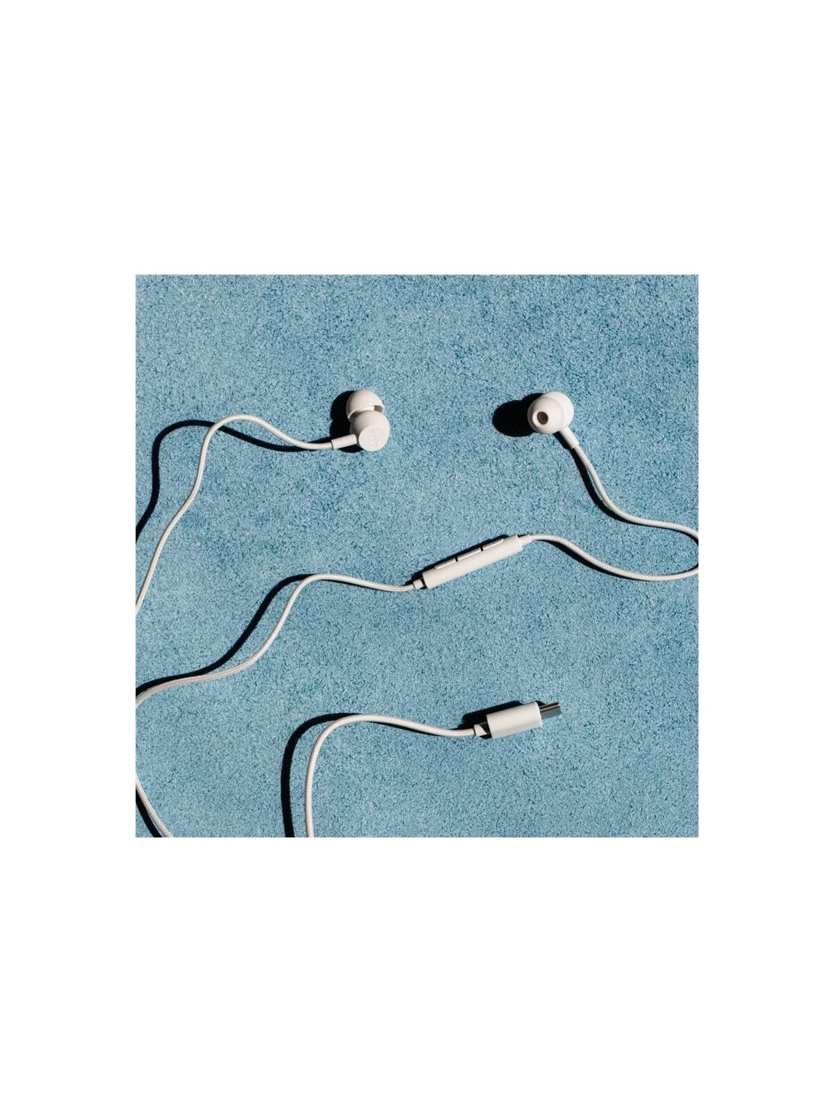 Sudio Earbuds | V3 | USB-C | In-ear | Microphone | Grey White 3 Sudio Earbuds | V3 | USB-C | In-ear | Microphone | Grey White 3
