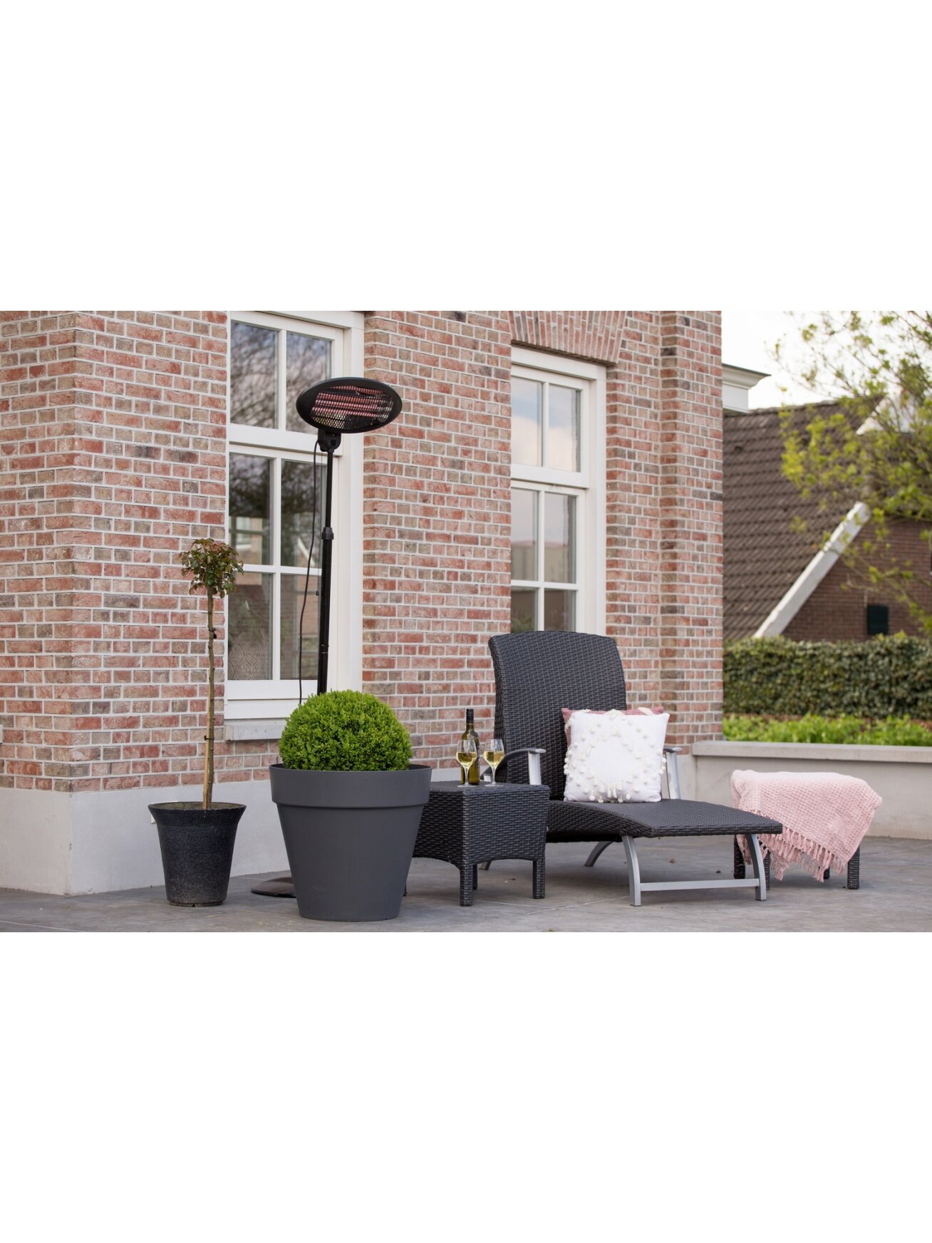 SUNRED | Heater | SMQ2000A, Elekra Quartz Standing | Infrared | 2000 W | Black | IP34 6