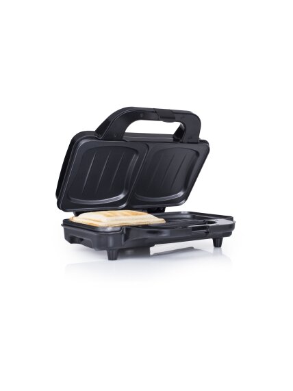 Tristar | Sandwich Maker | SA-3060 | 900  W | Number of plates 1 | Number of pastry 2 | Stainless Steel 9