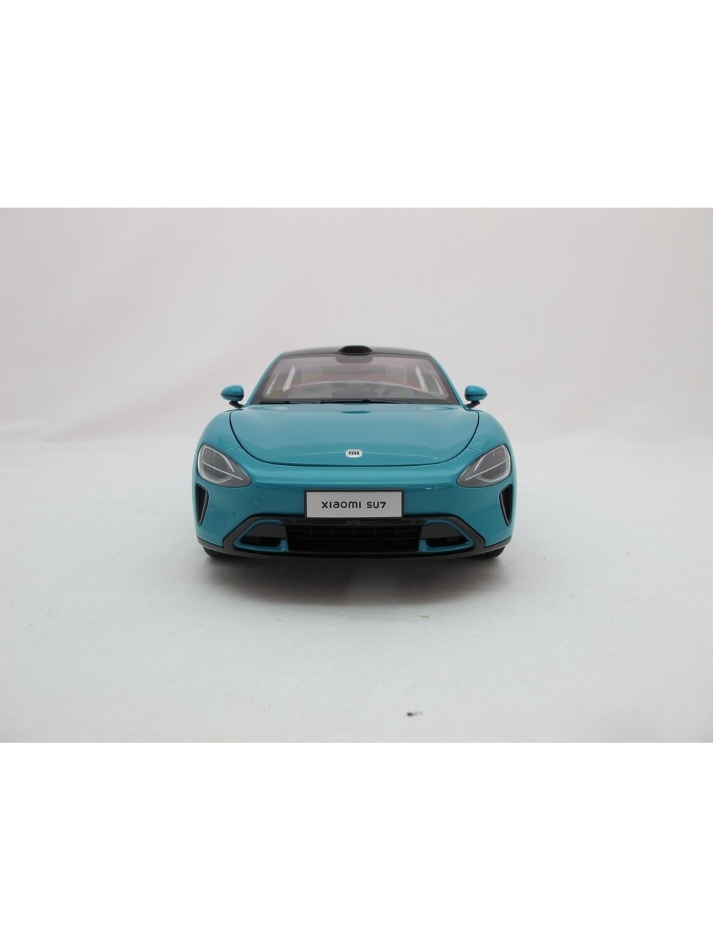 Xiaomi SU7 1:18 Die-cast Model Car | Aqua Blue | Zinc alloy, ABS, SAN and PVC 2
