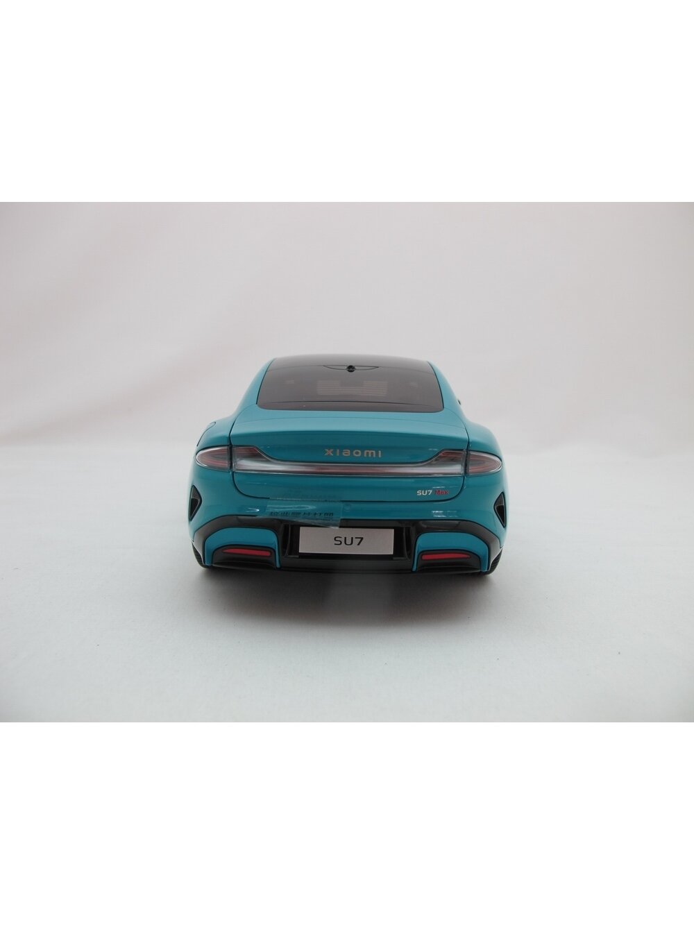 Xiaomi SU7 1:18 Die-cast Model Car | Aqua Blue | Zinc alloy, ABS, SAN and PVC 4