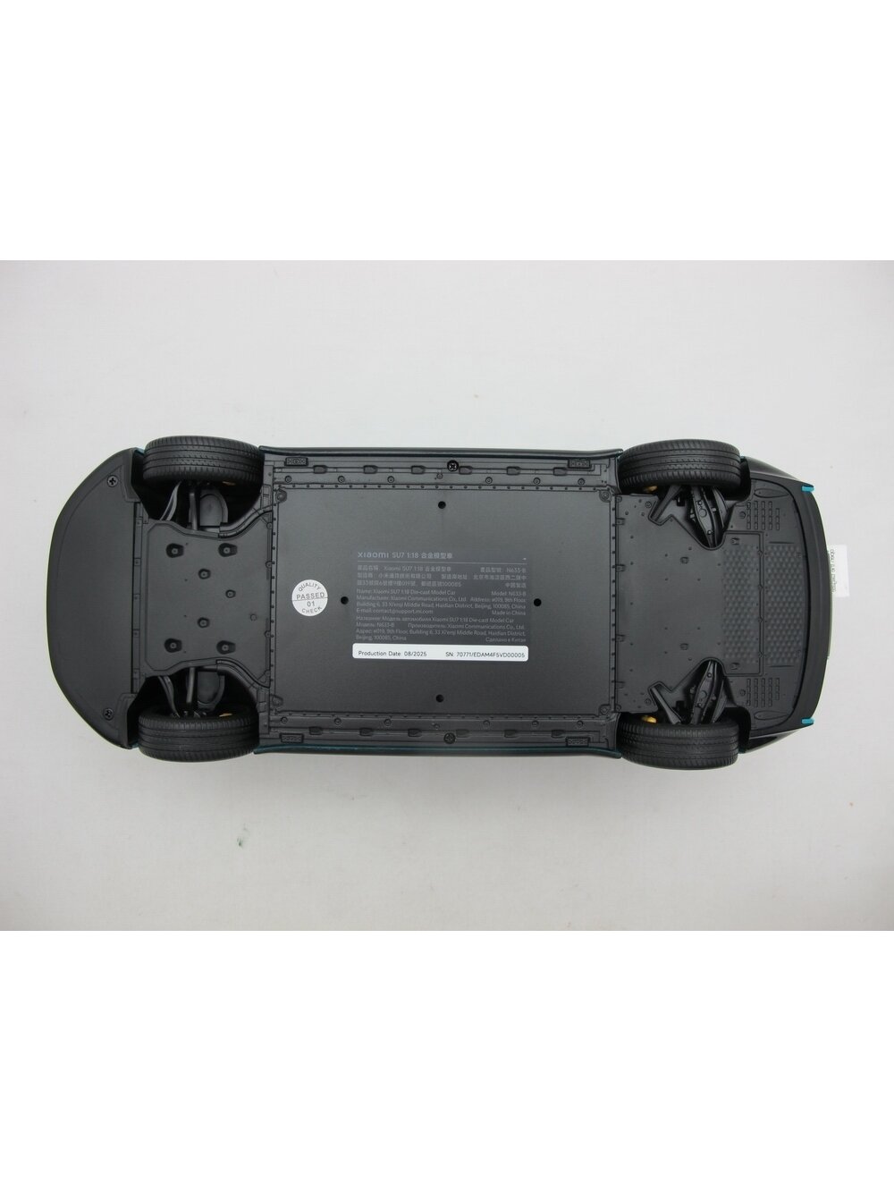 Xiaomi SU7 1:18 Die-cast Model Car | Aqua Blue | Zinc alloy, ABS, SAN and PVC 6