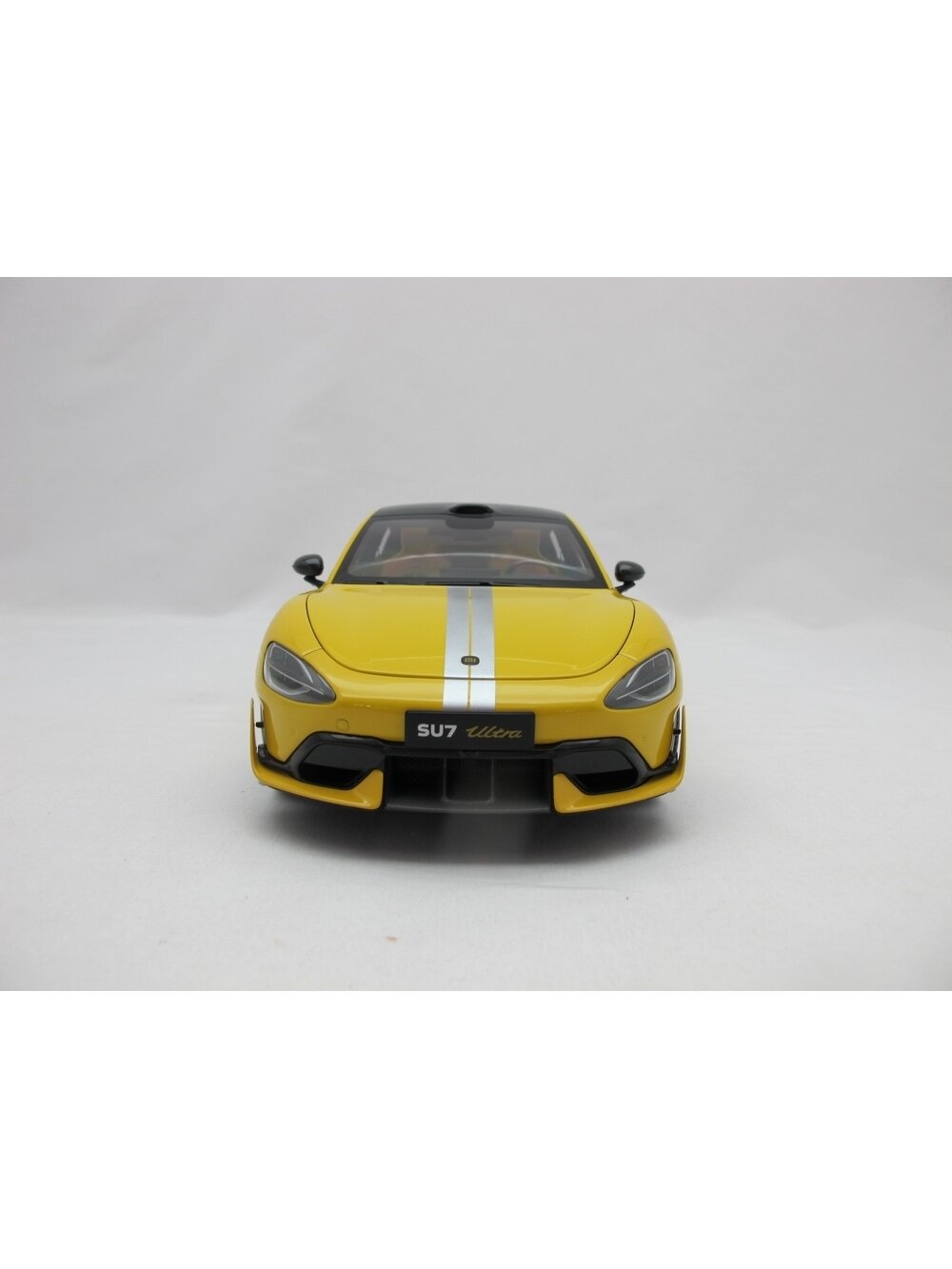 Xiaomi SU7 Ultra 1:18 Die-cast Model Car | Lightning Yellow | Zinc alloy, ABS, SAN, PVC 2 Xiaomi SU7 Ultra 1:18 Die-cast Model Car | Lightning Yellow | Zinc alloy, ABS, SAN, PVC 2