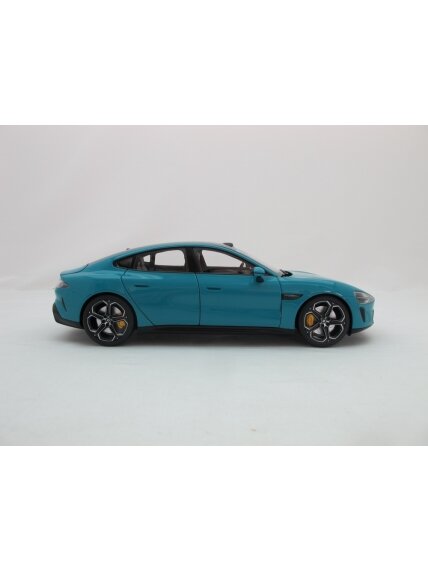 Xiaomi SU7 1:18 Die-cast Model Car | Aqua Blue | Zinc alloy, ABS, SAN and PVC 3