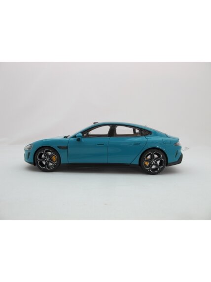 Xiaomi SU7 1:18 Die-cast Model Car | Aqua Blue | Zinc alloy, ABS, SAN and PVC 5